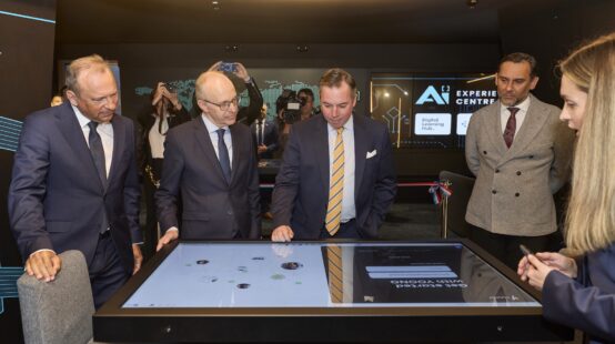 Yoono Showcased at LHoFT AI Experience Centre